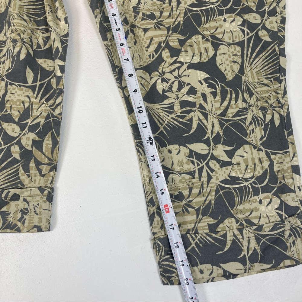 Bandolino Mandie Womens Grey/Yellow Capri Pants Size 14 Print Hawaiian Tropical - Picture 9 of 16